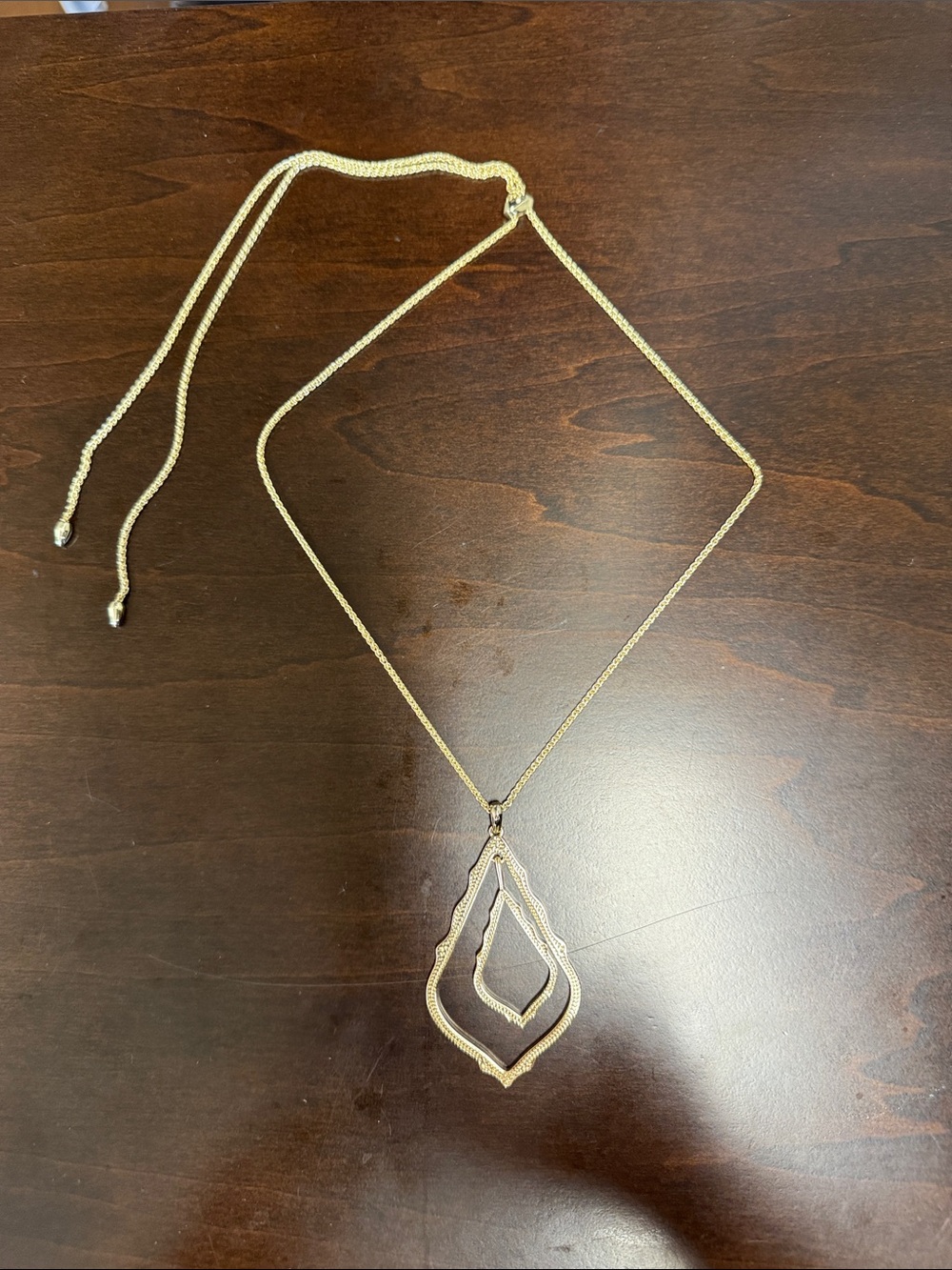 Kendra Scott - Elegant Gold Tone Adjustable Pendant Necklace